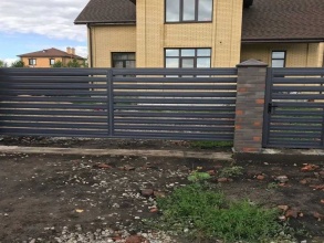 Забор жалюзи 72 метра фото в Краснознаменске