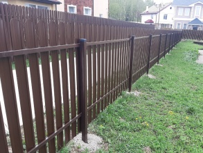 Забор из евроштакетника с утрамбовкой щебнем 70 метров фото в Краснознаменске