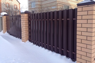 Забор из евроштакетника в шахматном порядке 30 метров фото в Краснознаменске