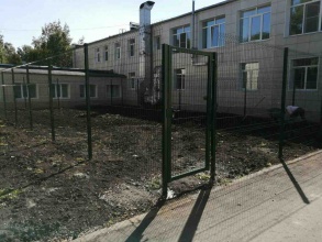 3D заборы для школы 15 метров фото в Краснознаменске