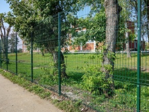 3D заборы для школы 90 метров фото в Краснознаменске