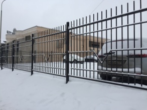 Сварные заборы с забивными столбами  90 метров фото цена за метр