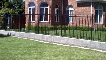 Сварные заборы на ленточном фундаменте 80 метров фото в Краснознаменске