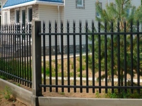 Сварные заборы на ленточном фундаменте 12 метров фото в Краснознаменске