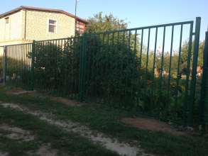 Сварные заборы с забивными столбами  80 метров фото в Краснознаменске