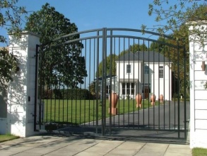 Решетчатые ворота распашные - пример 11 фото недорого